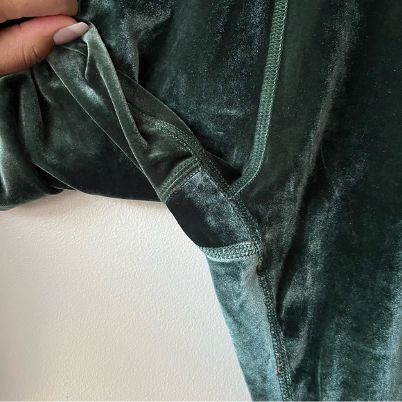 Beyond Yoga Velvet Motion High Waisted Midi Leggings - Picture 10 of 12